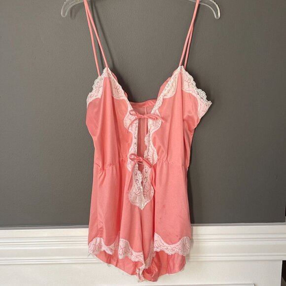 Vintage 70s Peach Nylon Lace Trim Teddy Lingerie Romper One-Piece Tie Front XS - Picture 1 of 7